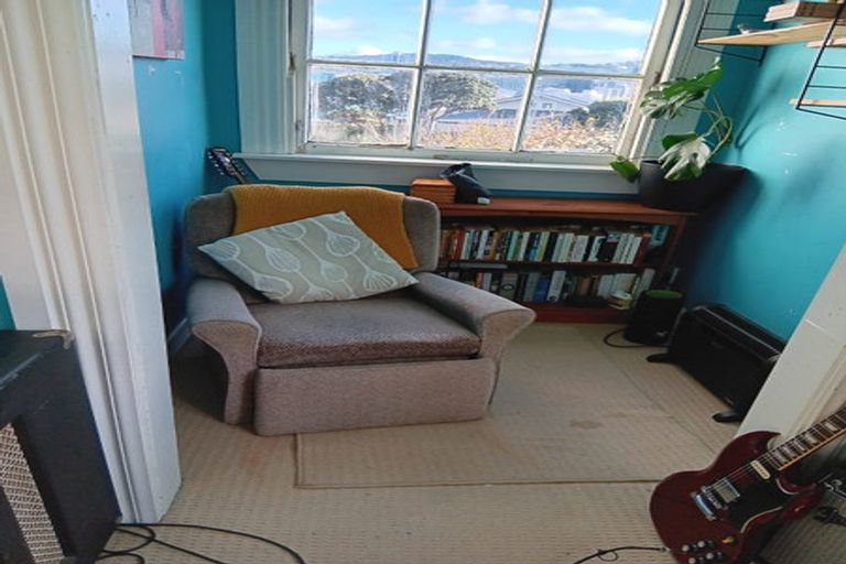 Photo of property in 23 Hawker Street, Mount Victoria, Wellington, 6011