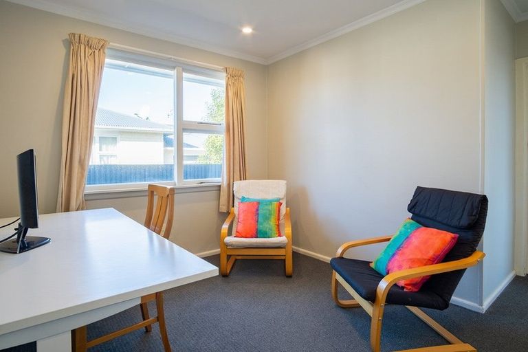 Photo of property in 30 Daniels Road, Redwood, Christchurch, 8051