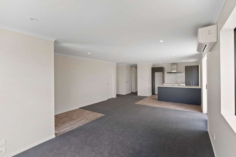 Photo of property in 86 Broadway Parade, Rolleston, 7615