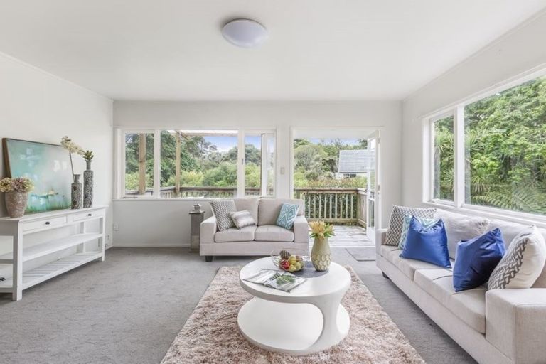 Photo of property in 9 Hellyers Street, Birkdale, Auckland, 0626