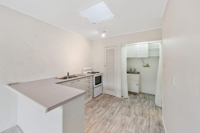 Photo of property in 2/25 Grande Vue Road, Hillpark, Auckland, 2102
