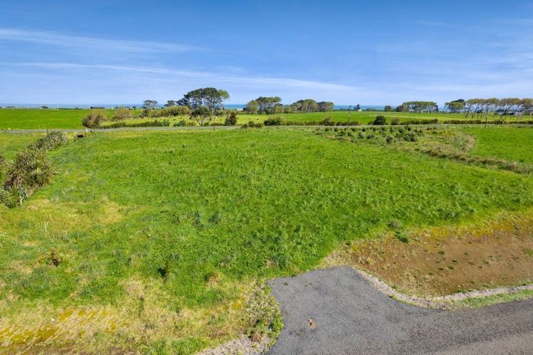 Photo of property in 7104 South Road, Warea, New Plymouth, 4381