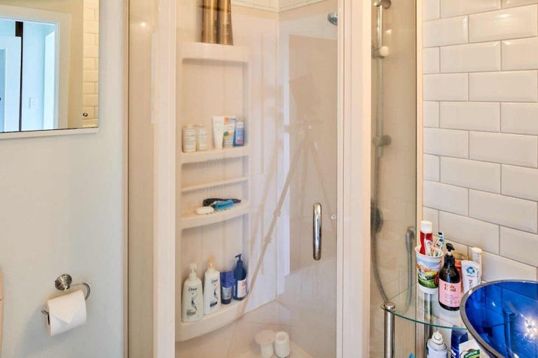 Photo of property in 55 Rona Street, Eastbourne, Lower Hutt, 5013