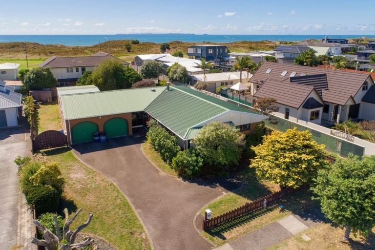 Photo of property in 33 Dickson Road, Papamoa Beach, Papamoa, 3118