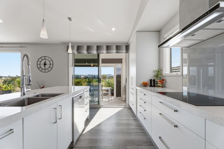 Photo of property in 29 Harding Drive, Papamoa Beach, Papamoa, 3118
