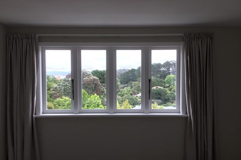 Photo of property in 27 Rugby Road, Birkenhead, Auckland, 0626