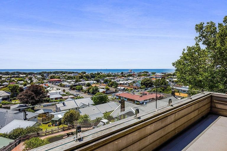 Photo of property in 70a Morley Street, New Plymouth, 4310