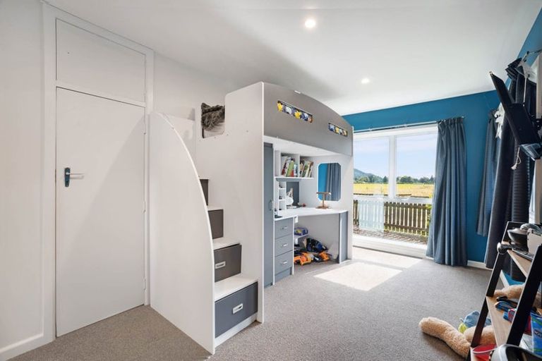 Photo of property in 30 Meihana Street, Takaka, 7110