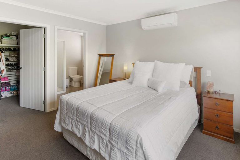 Photo of property in 7 Levi Place, Kelvin Grove, Palmerston North, 4414