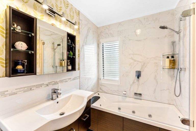 Photo of property in 42 Delaware Grove, Totara Park, Upper Hutt, 5018