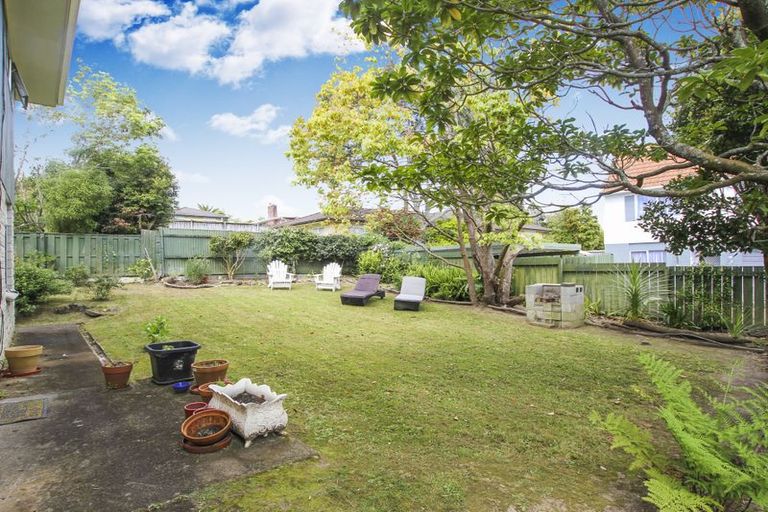 Photo of property in 1/49 Seabrook Avenue, New Lynn, Auckland, 0600