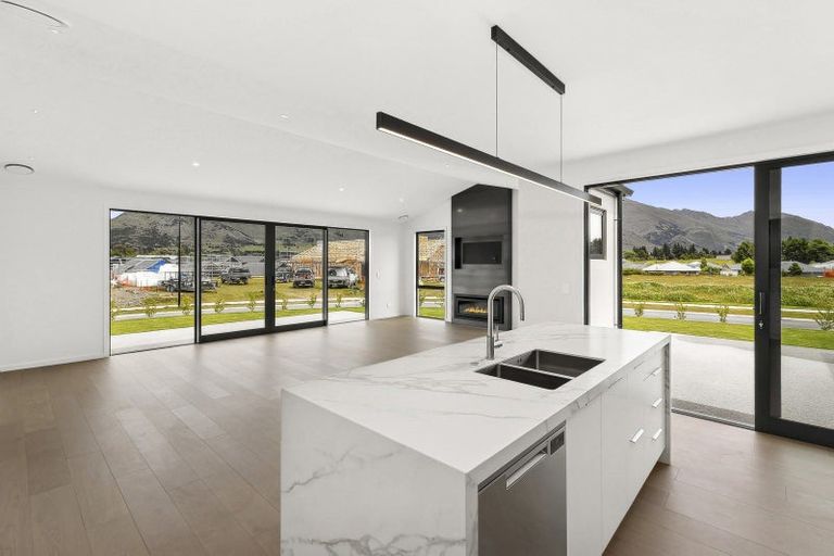 Photo of property in 12 Mason Street, Wanaka, 9305