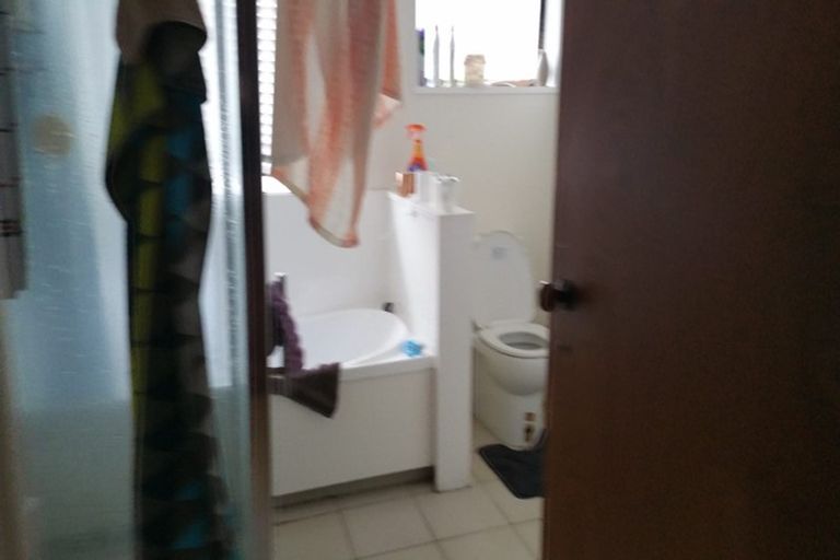 Photo of property in 7 Landsberg Way, Windsor Park, Auckland, 0632