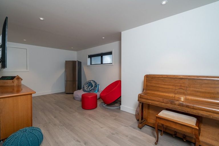 Photo of property in 14 Hinerau Grove, Waipahihi, Taupo, 3330