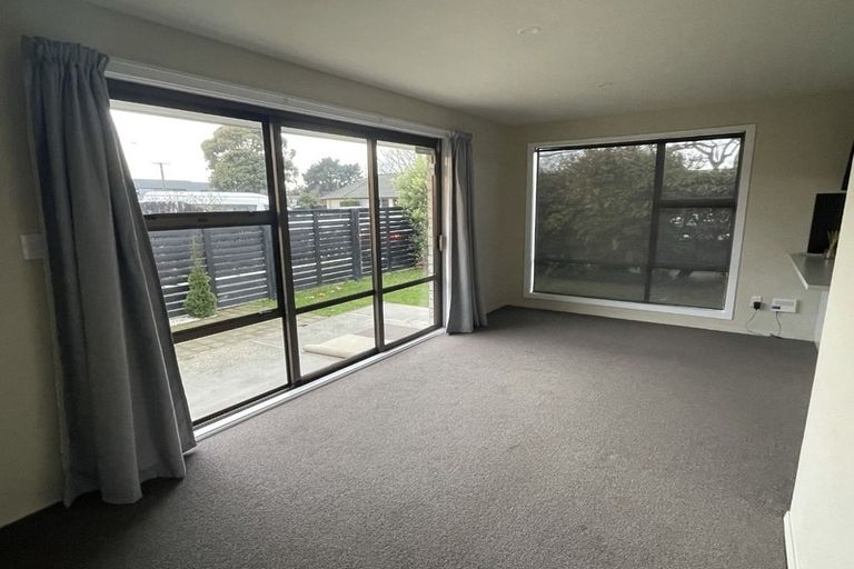 Photo of property in 1/78 Middlepark Road, Sockburn, Christchurch, 8042