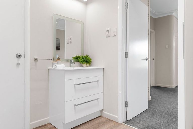 Photo of property in 45 Lake Domain Drive, Frankton, Hamilton, 3204