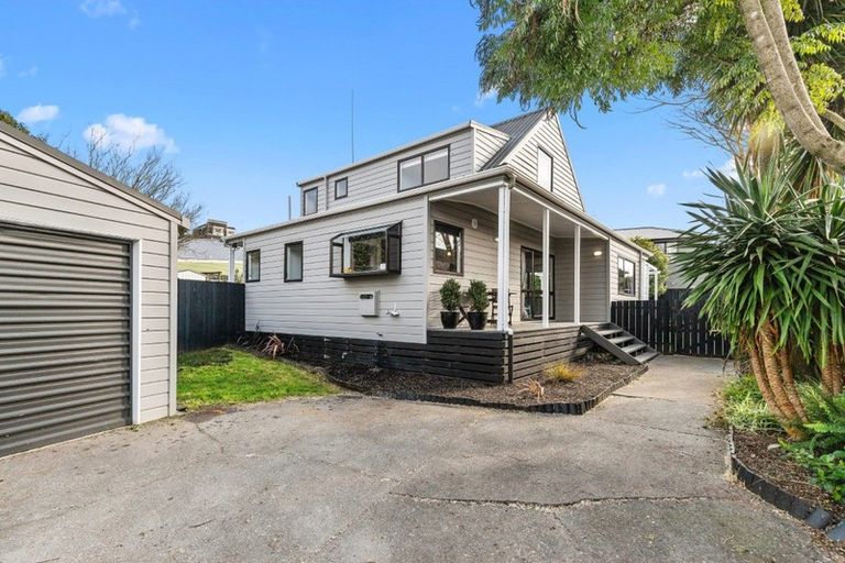 Photo of property in 12 Houhere Place, Pukete, Hamilton, 3200