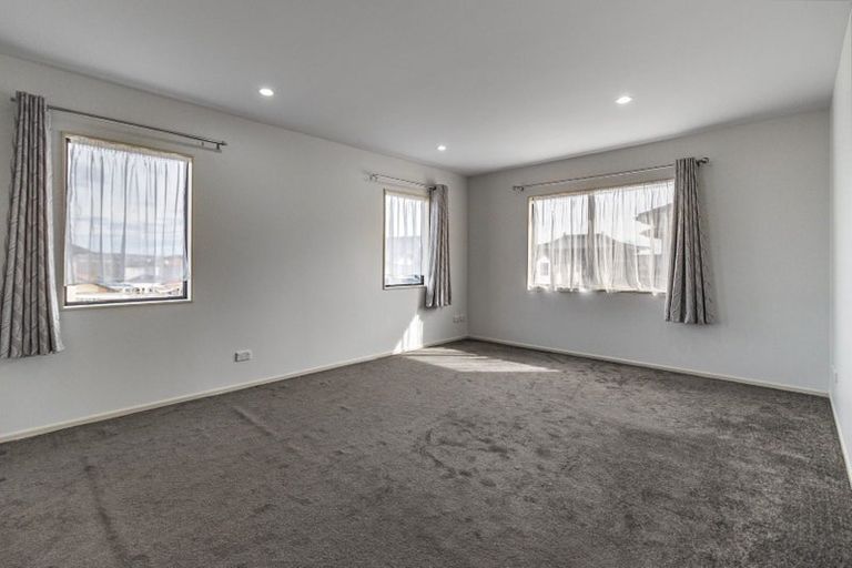 Photo of property in 37 Kestev Drive, Flat Bush, Auckland, 2016