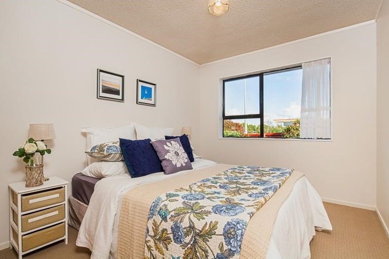 Photo of property in 8 Tate Grove, Half Moon Bay, Auckland, 2012