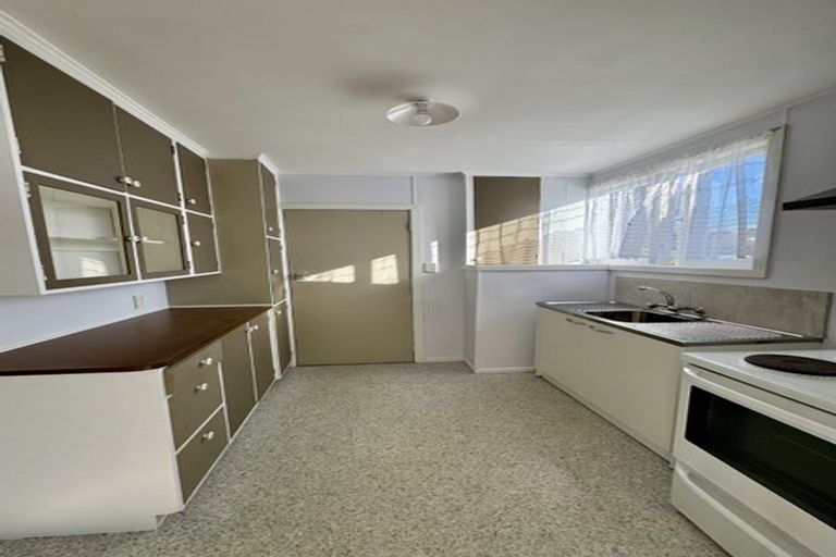 Photo of property in 51 Woodglen Road, Glen Eden, Auckland, 0602