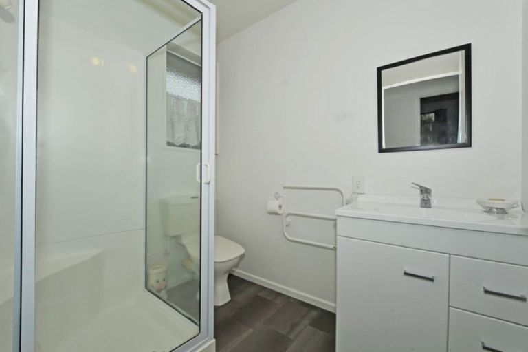 Photo of property in 2/20 Kirsten Place, Parklands, Christchurch, 8083
