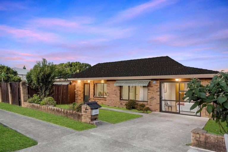 Photo of property in 8 Dreadon Avenue, Papatoetoe, Auckland, 2025
