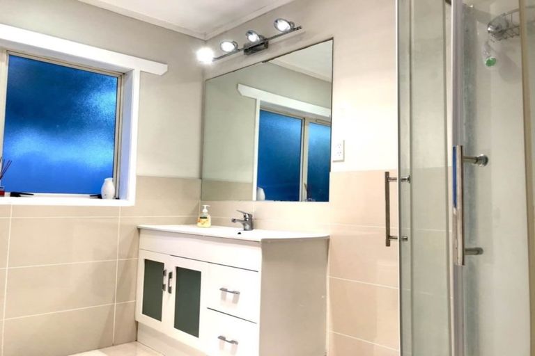 Photo of property in 2/11 Taiko Court, Northpark, Auckland, 2013