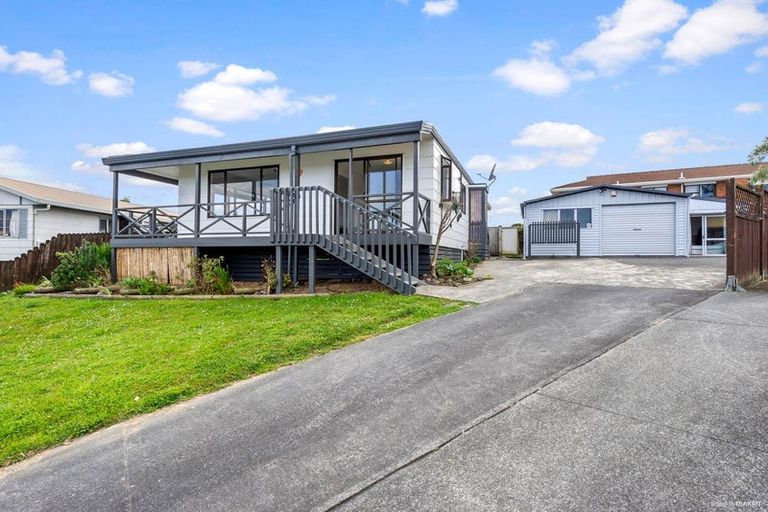 Photo of property in 24 Greenstone Place, Clover Park, Auckland, 2019