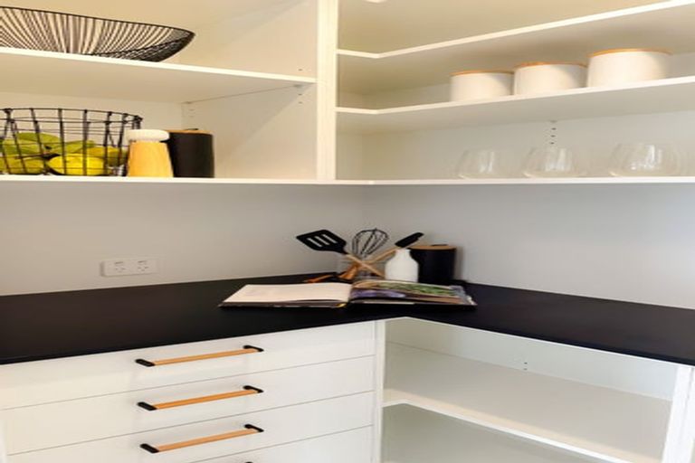 Photo of property in 7 Gratitude Way, Kelvin Grove, Palmerston North, 4414