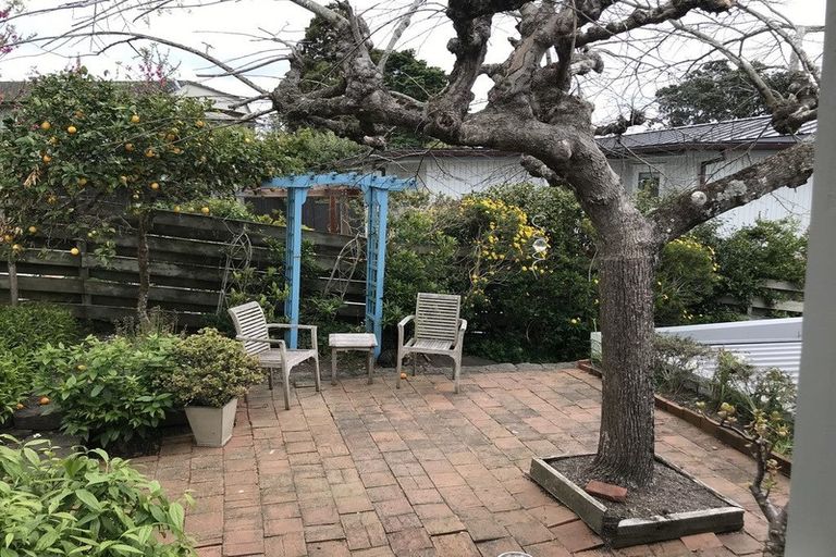 Photo of property in 35 Manurere Avenue, Takapuna, Auckland, 0622