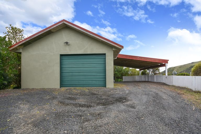 Photo of property in 21 Pakihau Road, Harington Point, Dunedin, 9077