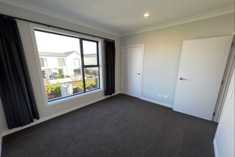 Photo of property in 65 Glidepath Road, Hobsonville, Auckland, 0616