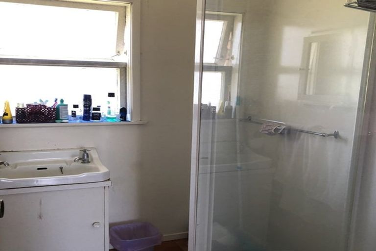 Photo of property in 1/8 Anne Road, Hillcrest, Auckland, 0627