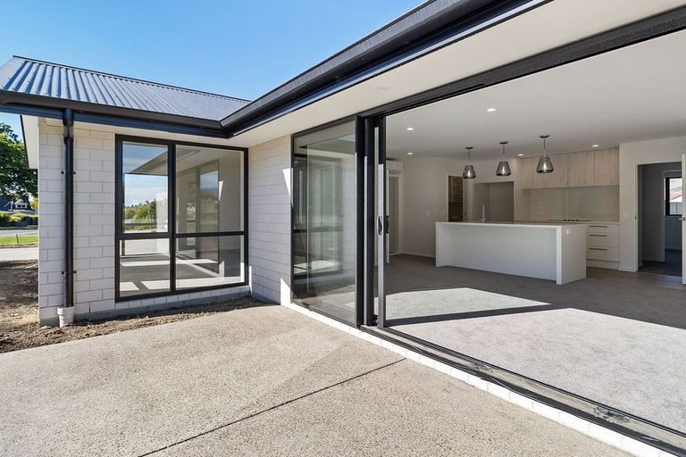 Photo of property in 16 Hillary Street, Waimate, 7924