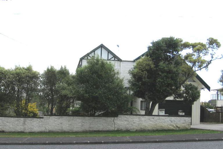 Photo of property in 1/10 Firth Road, Torbay, Auckland, 0630