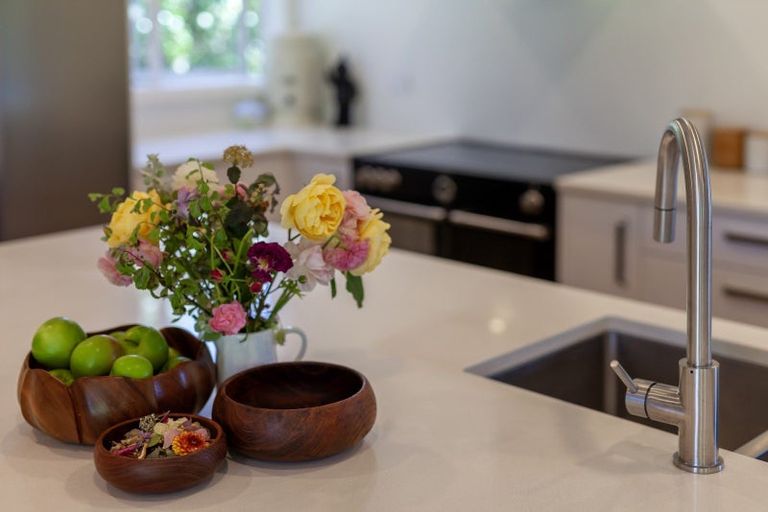 Photo of property in 35 Tennis Court Road, Raumati South, Paraparaumu, 5032