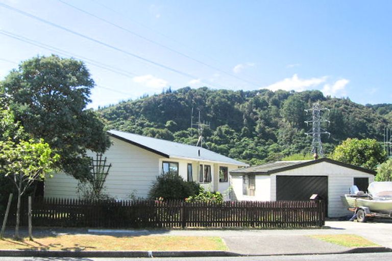 Photo of property in 6 Jasper Grove, Birchville, Upper Hutt, 5018