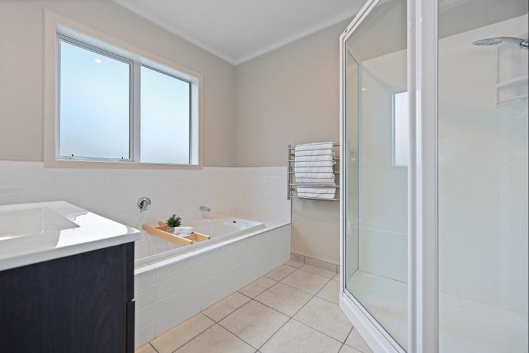 Photo of property in 1 Whitney Place, Rototuna North, Hamilton, 3210