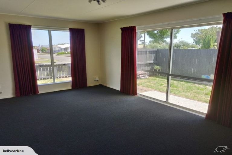 Photo of property in 8 Kebbell Avenue, Levin, 5510