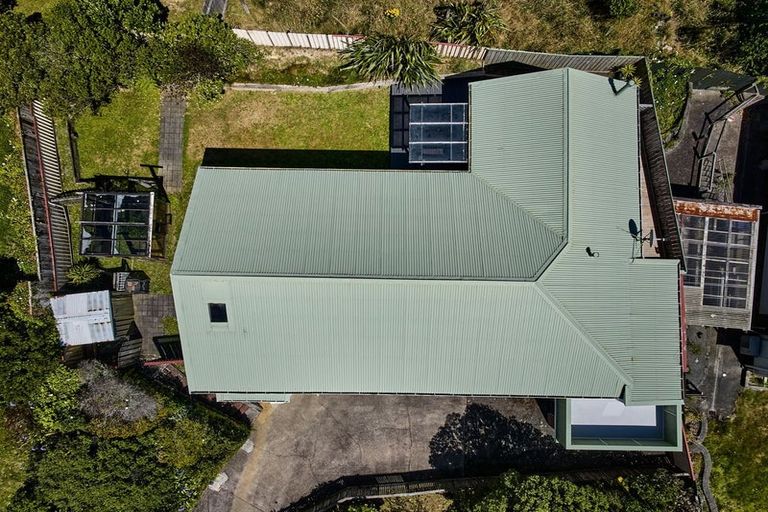 Photo of property in 20 Lyndfield Lane, Newlands, Wellington, 6037