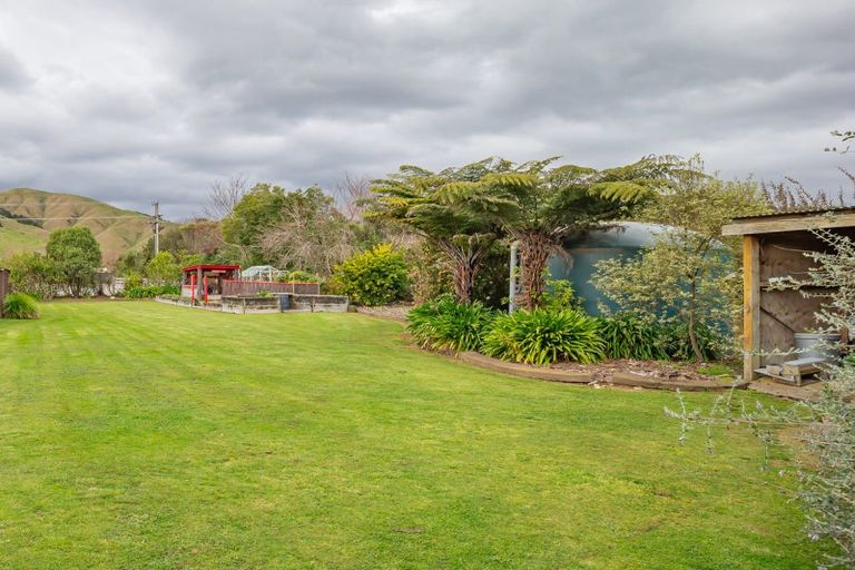 Photo of property in 170 Gladstone Road, Levin, 5571