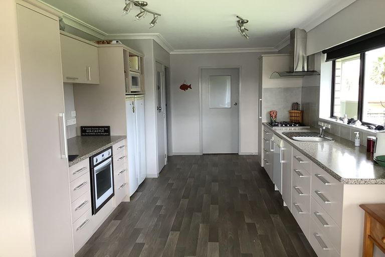 Photo of property in 4 Giles Way, Tanners Point, Katikati, 3177