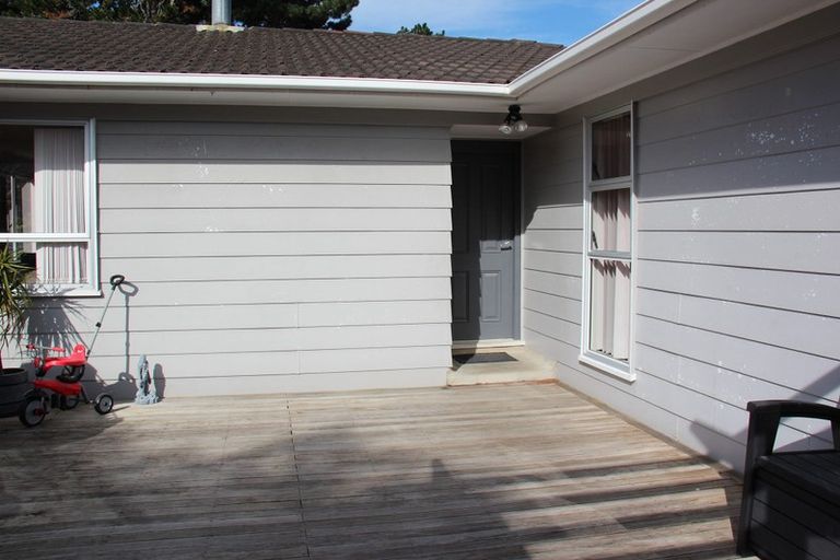 Photo of property in 14 Regency Place, Sunnynook, Auckland, 0632