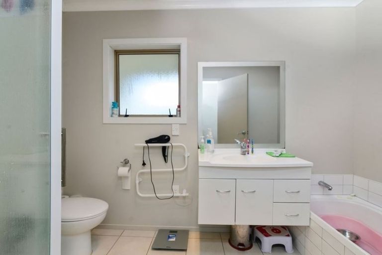 Photo of property in 58/64 Kawaha Point Road, Kawaha Point, Rotorua, 3010