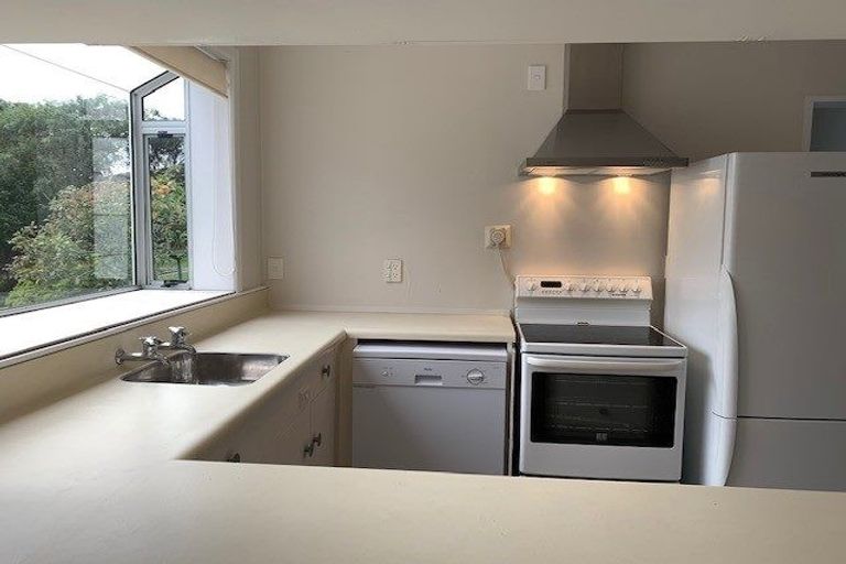 Photo of property in 15 Fyvie Avenue, Tawa, Wellington, 5028