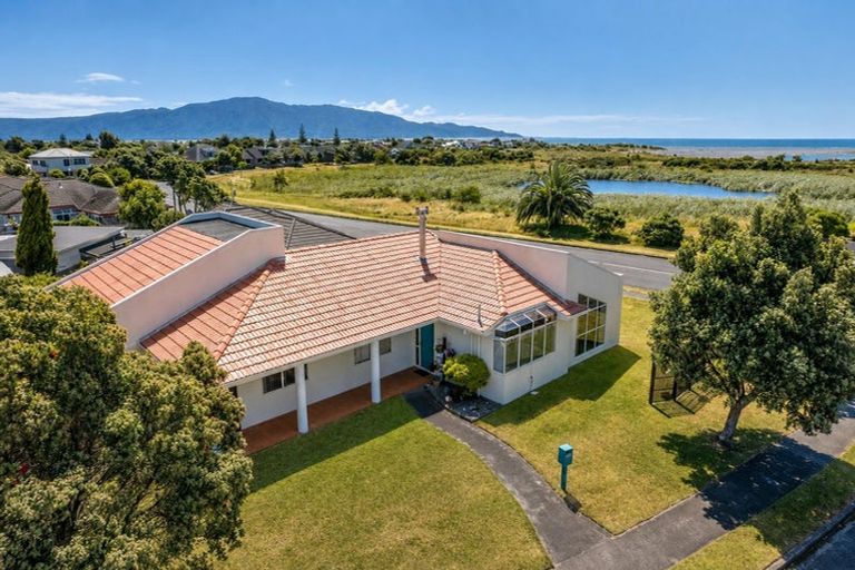 Photo of property in 304 Manly Street, Paraparaumu Beach, Paraparaumu, 5032