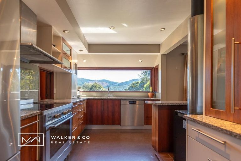 Photo of property in 10 Tiniroa Grove, Silverstream, Upper Hutt, 5019