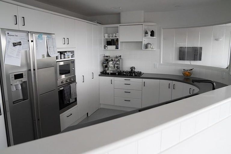 Photo of property in 1/2 Ocean View Road, Milford, Auckland, 0620