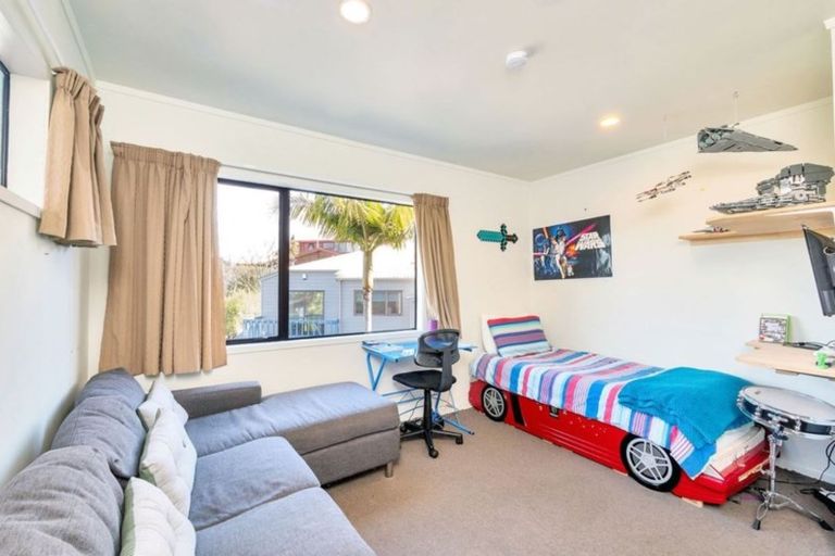 Photo of property in 1/65 Nigel Road, Browns Bay, Auckland, 0630