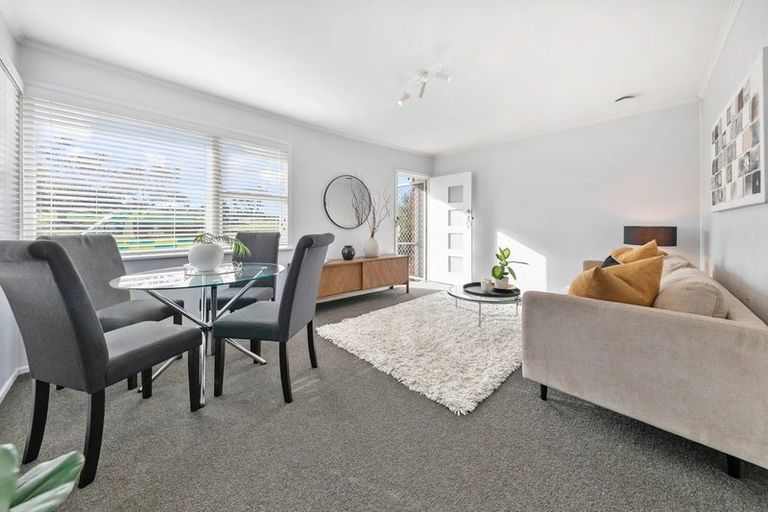 Photo of property in 2/17 Settlement Road, Papakura, 2110